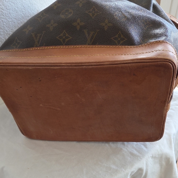 Louis Vuitton Noe Brown Monogram Bucket Bag with Tan Trim - Picture 8 of 11